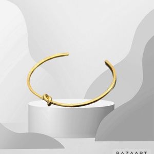 knot bracelet.